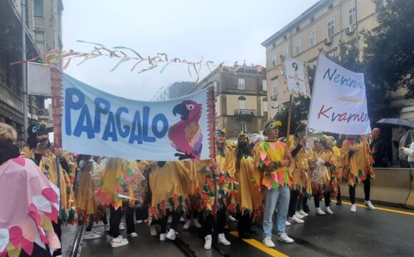 PAPAGALO POD RIJEČKOM UROM