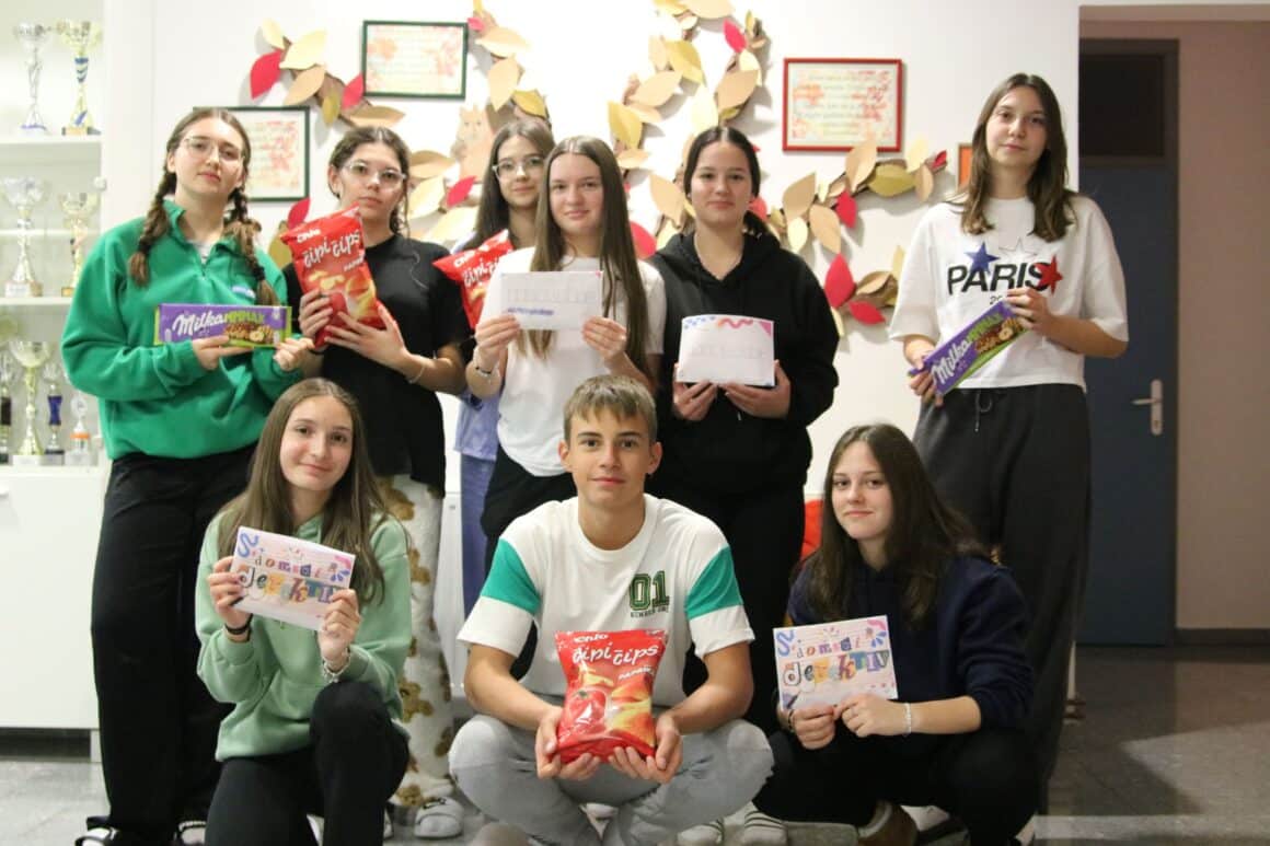 KOLAŽ ZABAVE I SMIJEHA