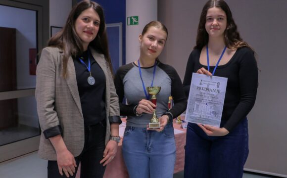 Tradicionalni šahovski turnir i ljubavne dileme