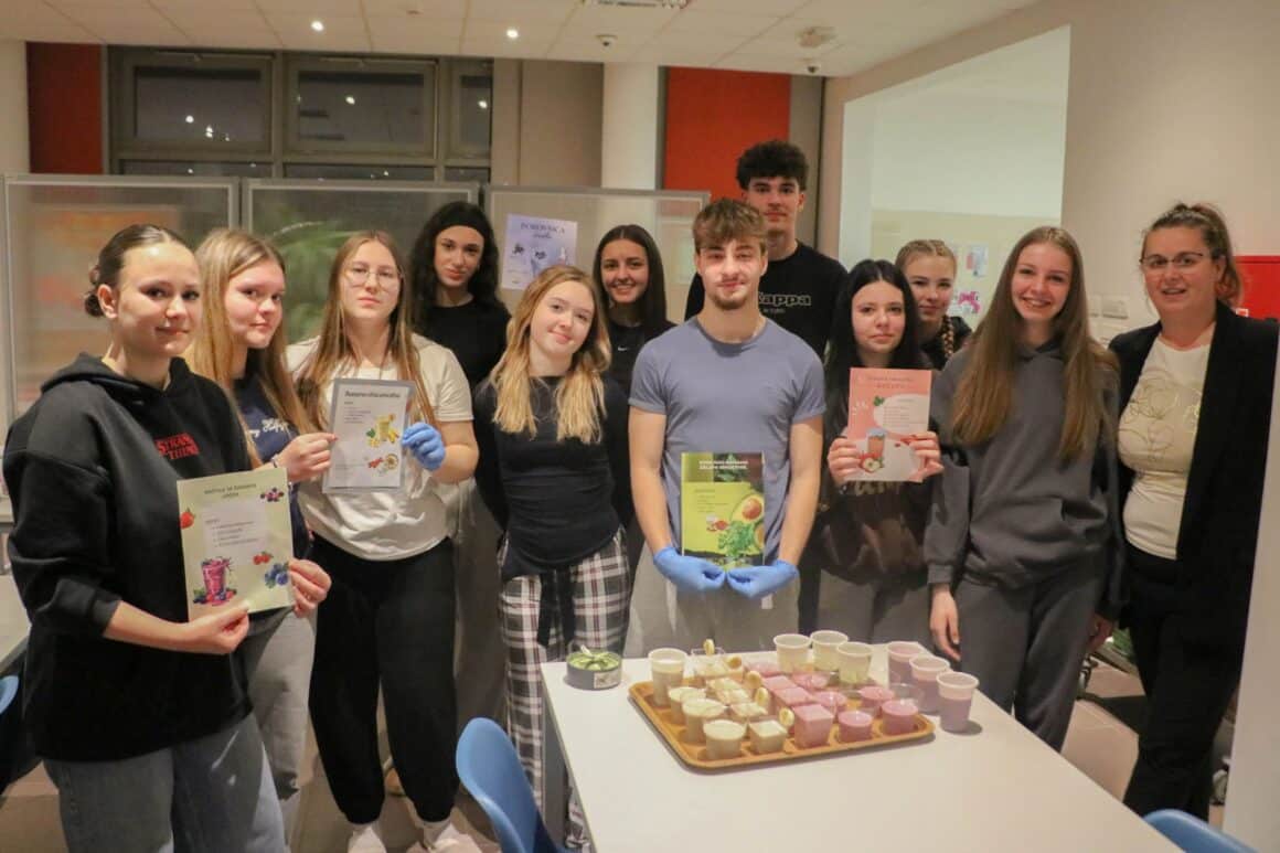 DOMSKE PREMIJERE, NATJECANJA I ZDRAVI SMOOTHIEJI DOMSKE PREMIJERE, NATJECANJA I ZDRAVI SMOOTHIEJI